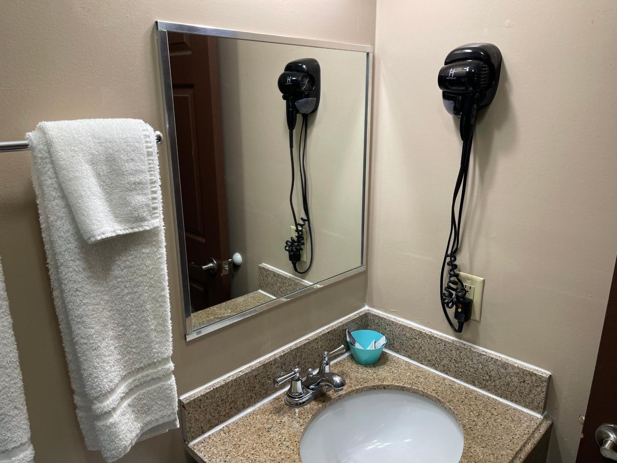 Economy Inn&Suites Ashtabula Eksteriør bilde