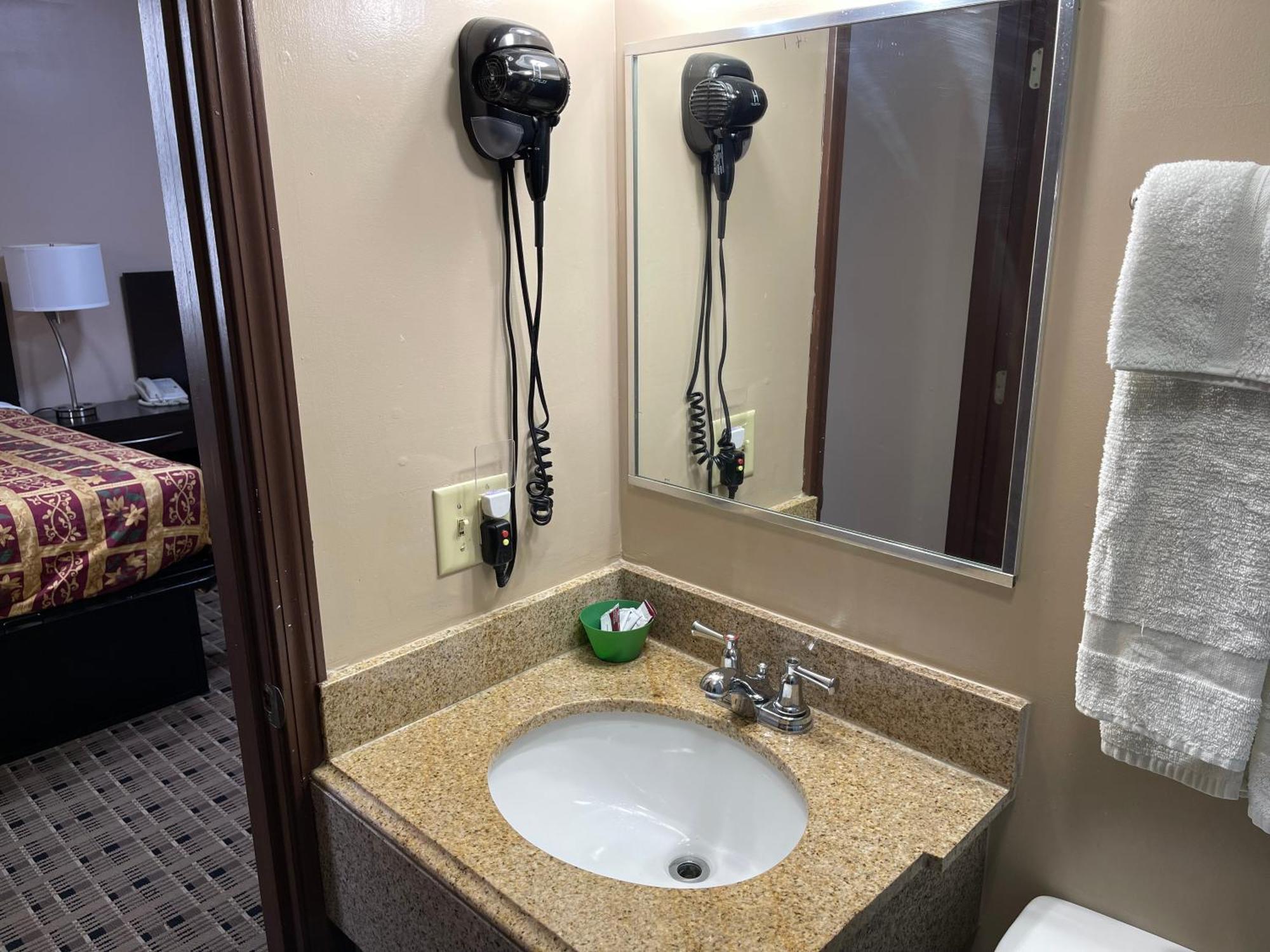 Economy Inn&Suites Ashtabula Eksteriør bilde
