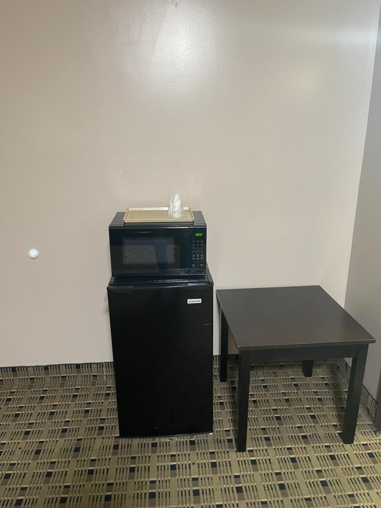 Economy Inn&Suites Ashtabula Eksteriør bilde
