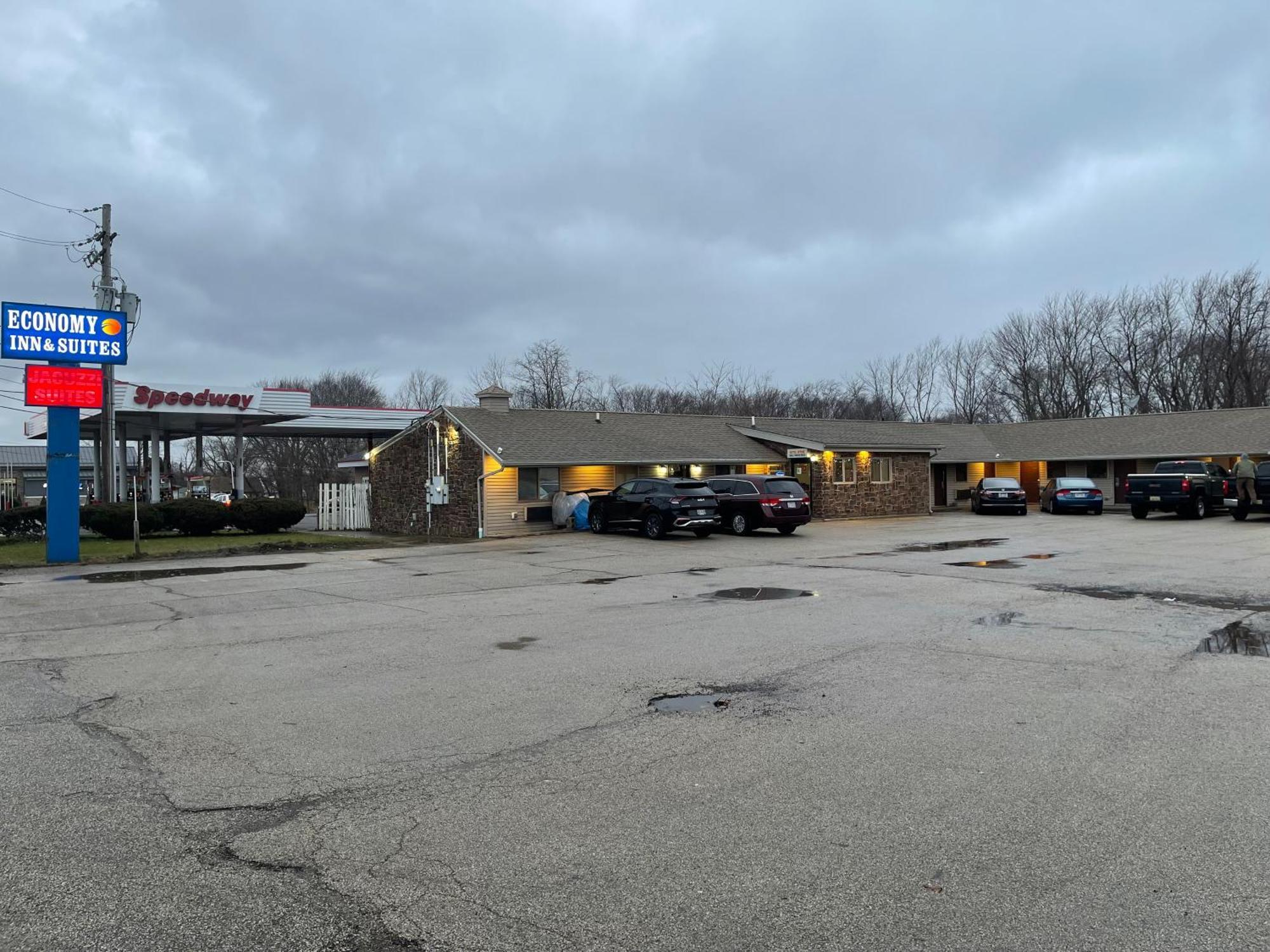 Economy Inn&Suites Ashtabula Eksteriør bilde