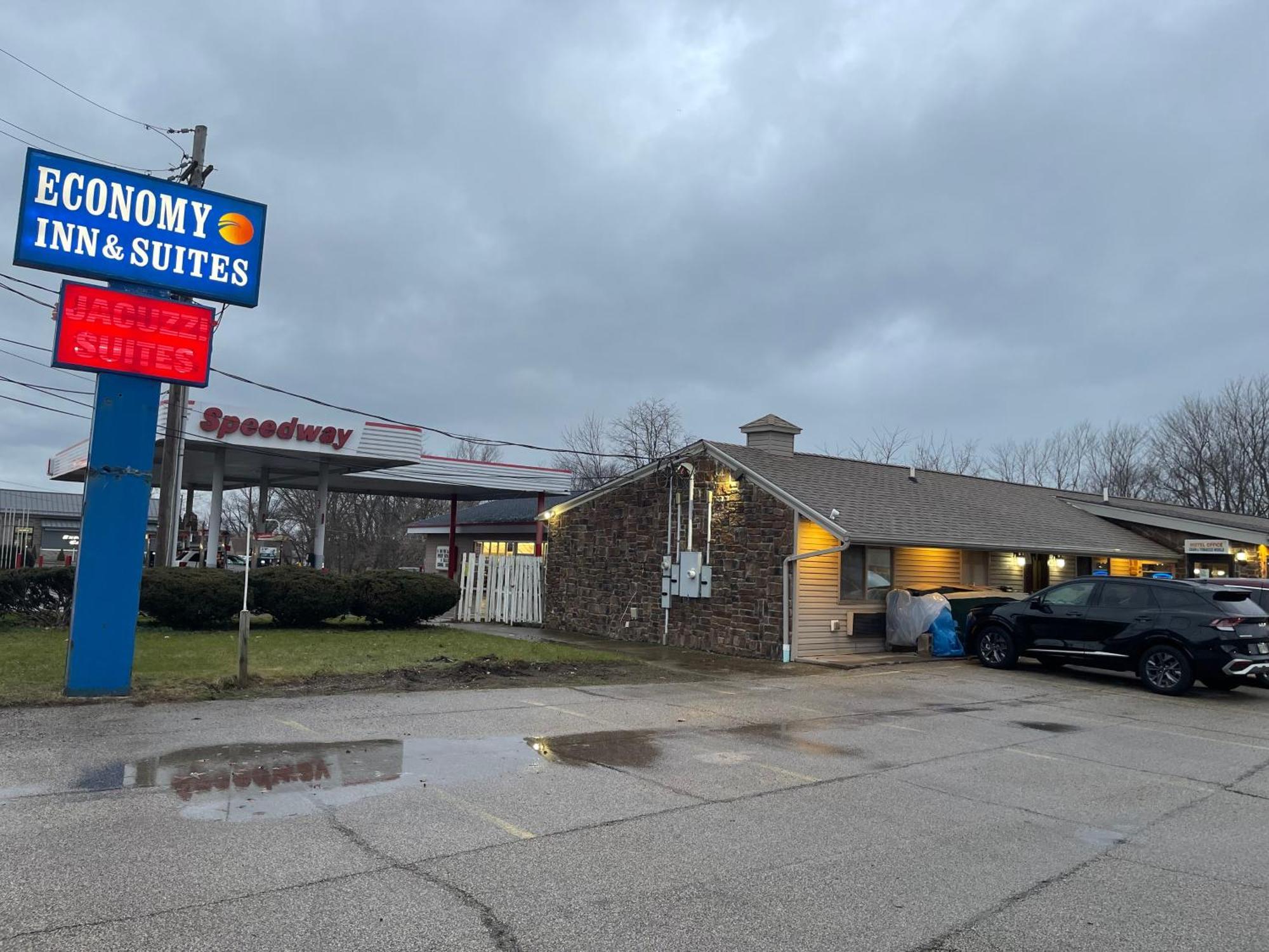 Economy Inn&Suites Ashtabula Eksteriør bilde